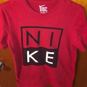 Men’s Nike shirt